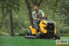 Cub Cadet XT1 OS107 oldalkidobós fűnyíró traktor