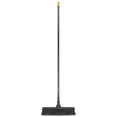 FISKARS Solid kültéri seprű